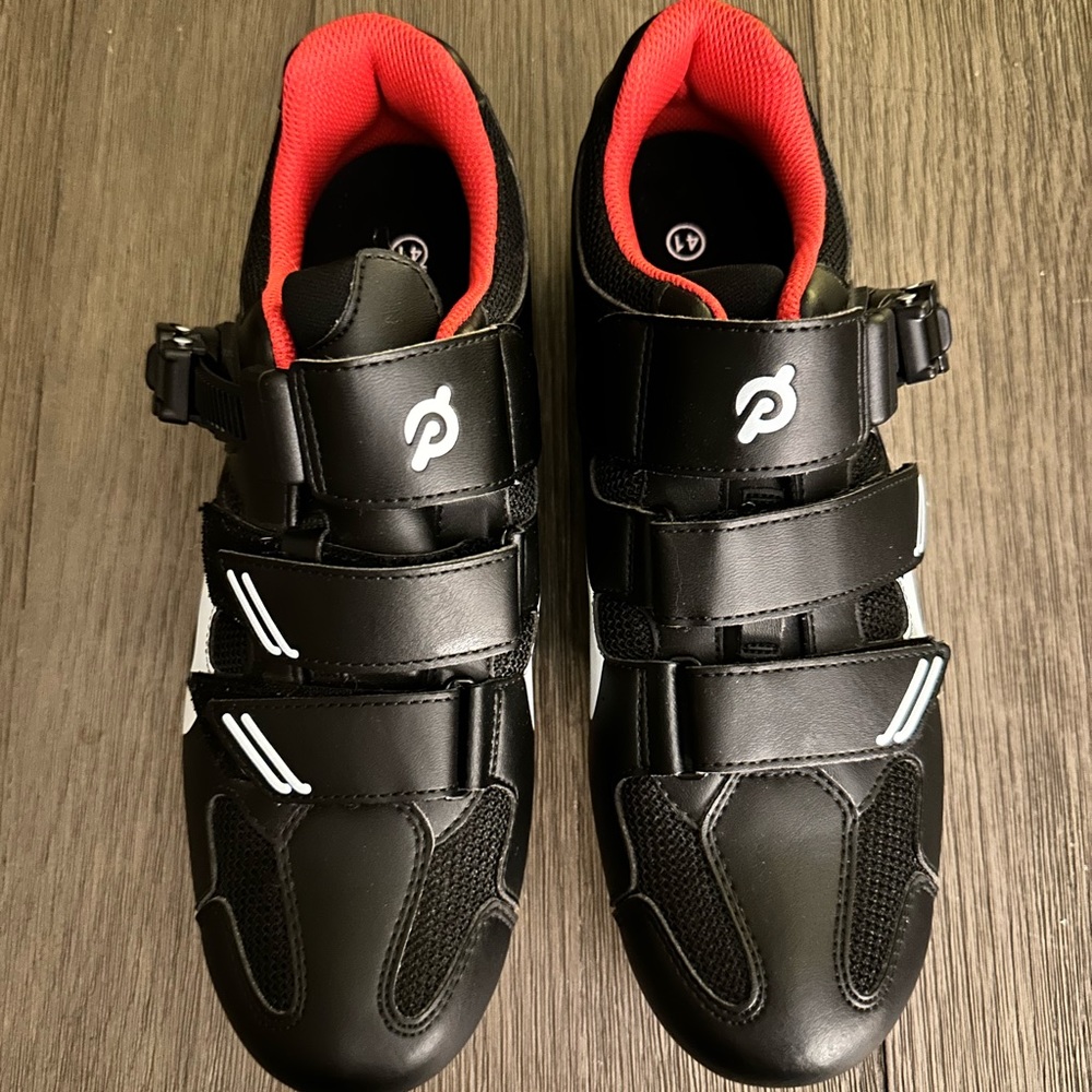 Like NEW size 41. Wore for one ride.